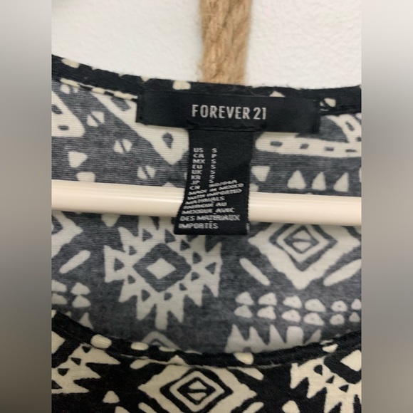 Forever 21 tank top - Picture 3 of 3